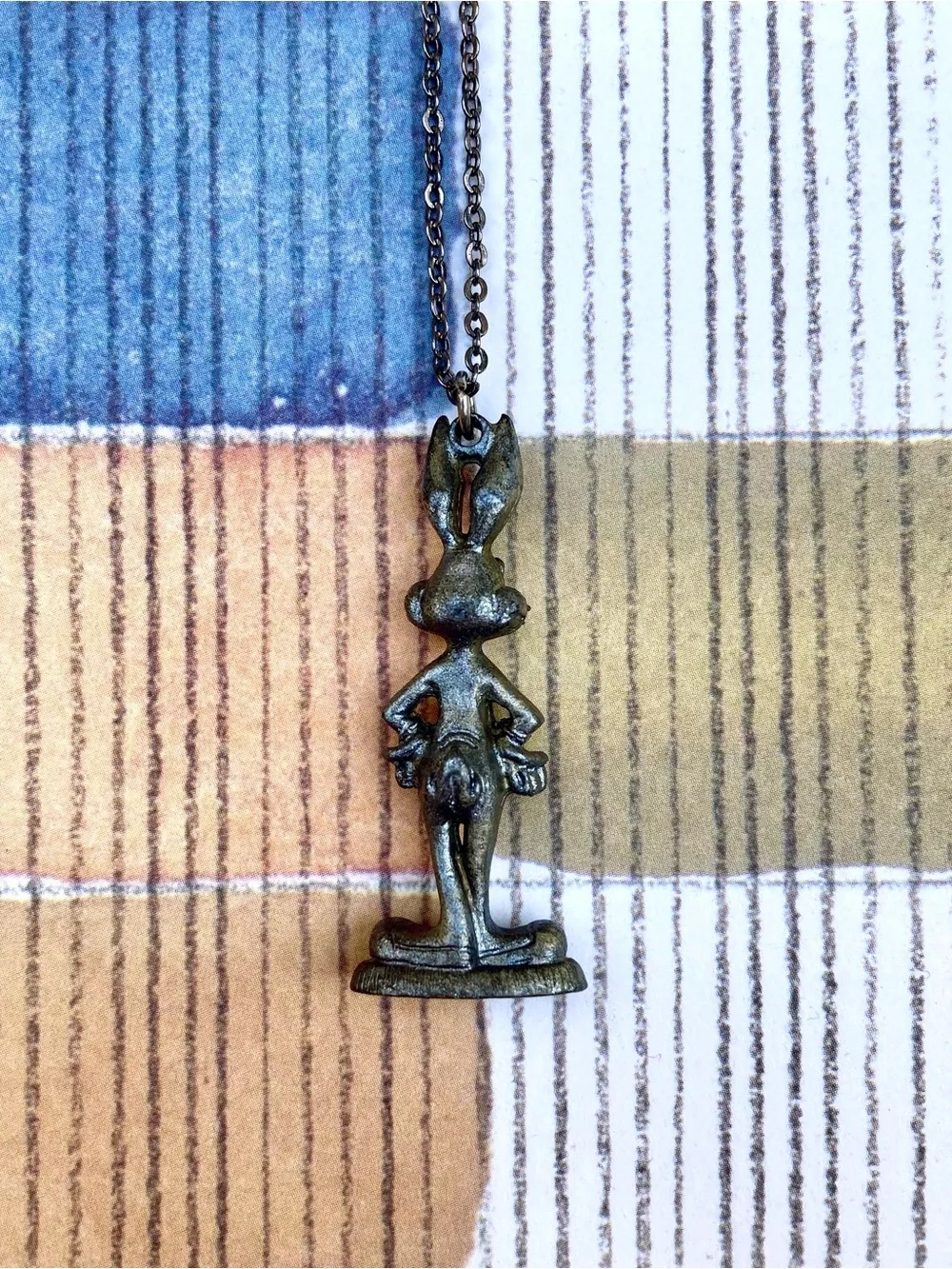 Looney Tunes .• Bugs Bunny Pendant Necklace